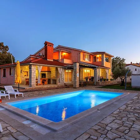 Vakantiehuis Mit Privatpool, Ping-pong, Bbq *